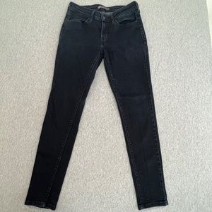 Levi's Dark Black Denim "Legging" Jeans Women's Size 8